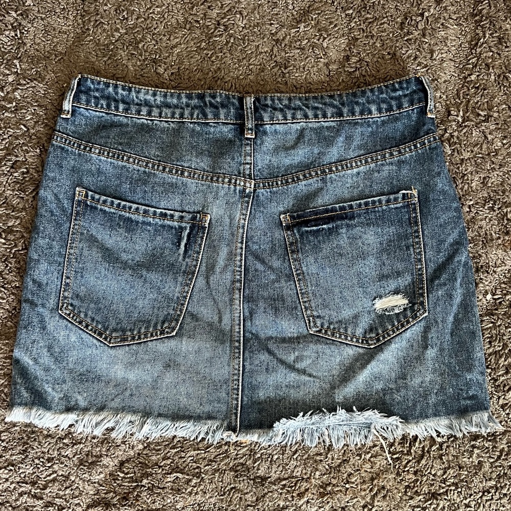 Forever 21 Distressed Mid-Wash Denim Jean A-Line Mini Skirt Size L - Picture 2 of 2